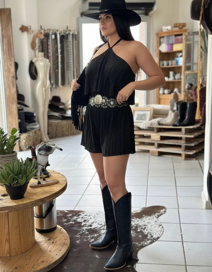 Macaquinho Feminino Plissado em Tecido Duna